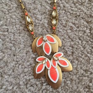 Stella and dot Hibiscus necklace